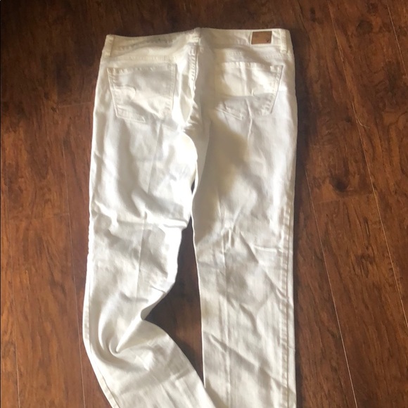American Eagle White Jeans - Picture 4 of 4